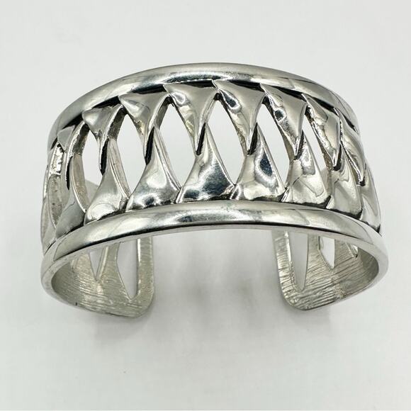 Lia Sophia Shockwave Individual Twisted Slats Cuff Bracelet Jewelry Silver tone - Picture 1 of 9